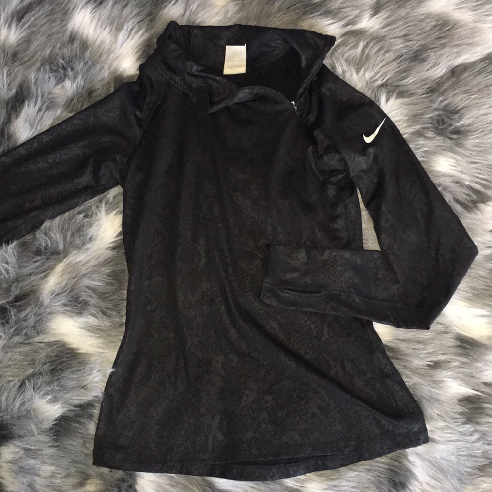 Nike sport top